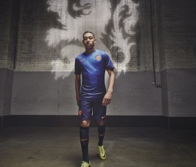 开云官方app入口-骑士精神照耀欧冠，当福克斯如骑士般压制太阳，在淘汰赛接管战场