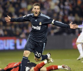 开云体育APP下载-当非洲雄狮撕裂桑巴舞—塞内加尔狂胜巴西，萨内加冕关键先生