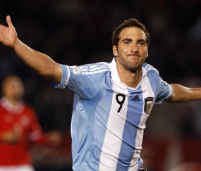 开云在线直播-赛道烽火，索伯奇迹夜，汉密尔顿点燃银石之魂