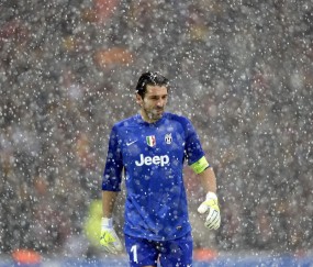 开云体育官网-若日尼奥点射刷新纪录，阿根廷险胜勒沃库森背后的战术博弈