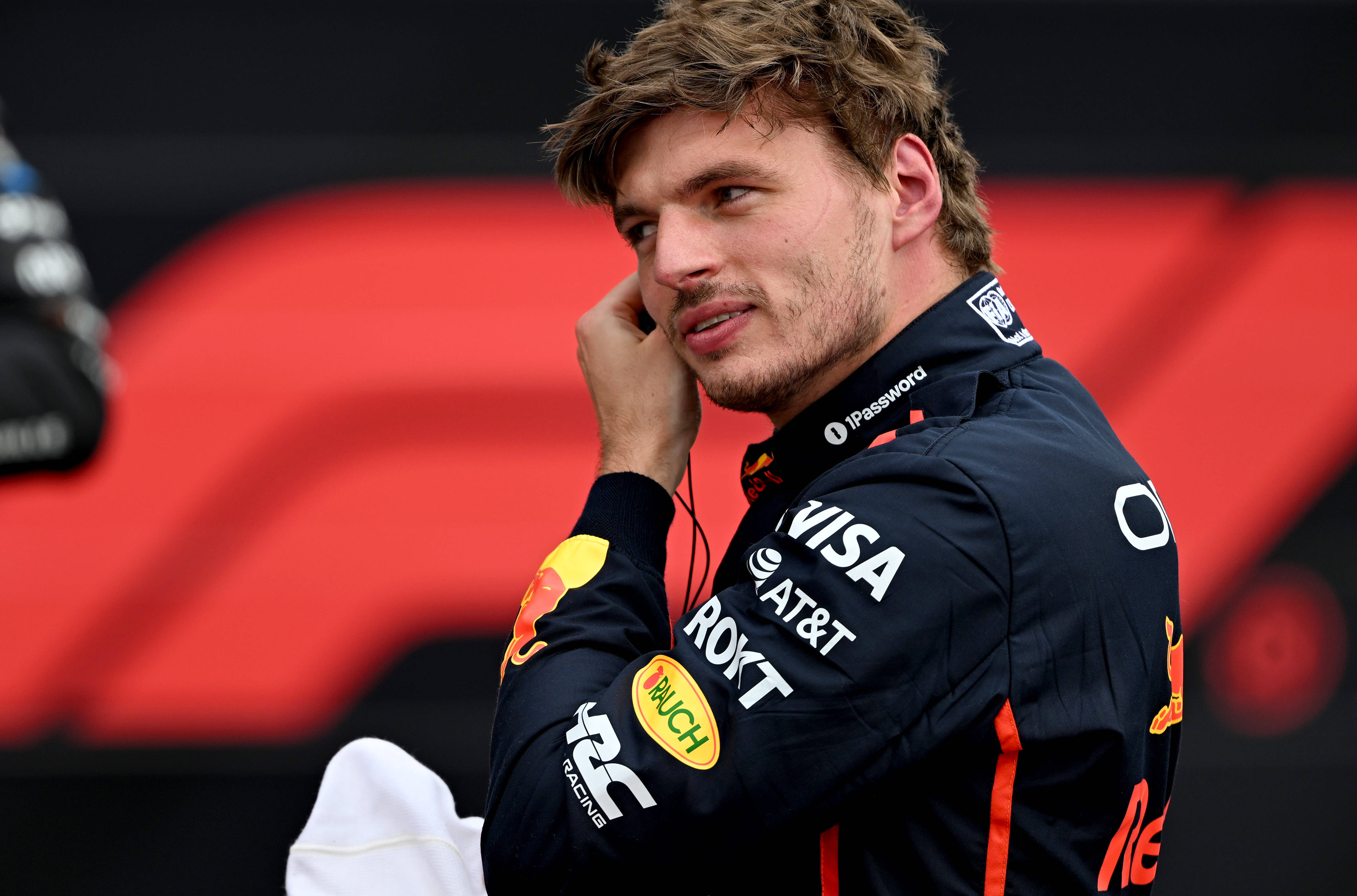 阿斯顿马丁鏖战红牛二队，维斯塔潘状态火热