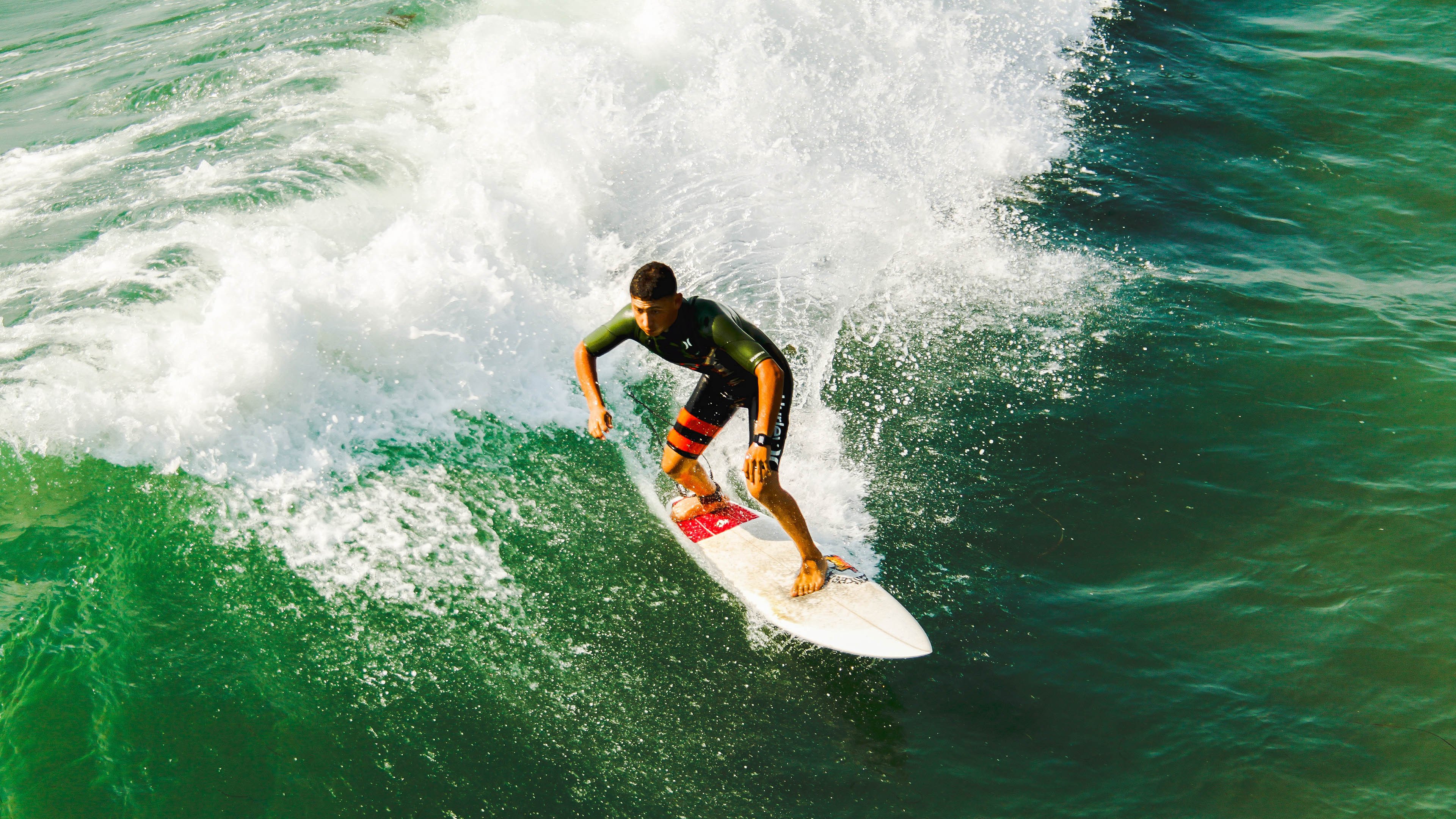库里式孤勇，当广东队如猛龙过江，一人扛起整片天